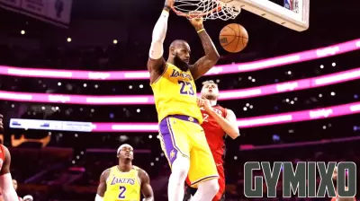 LeBron James' Injury Raises Concerns During Lakers' Victory